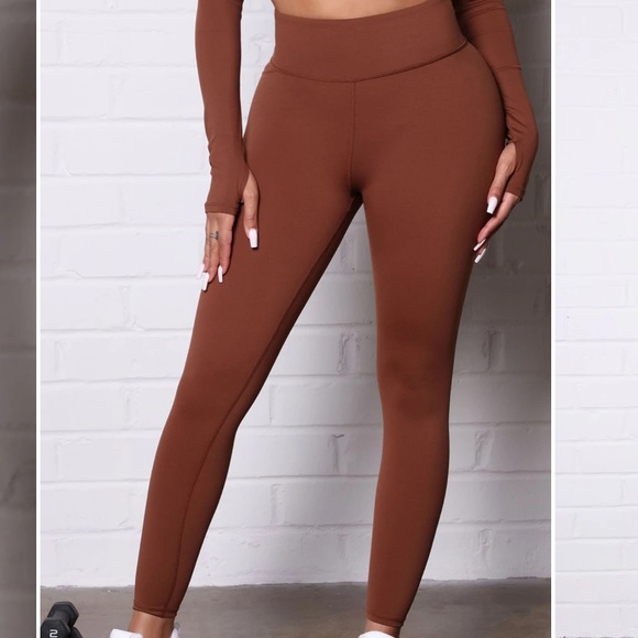 Fashion Nova Activewear Set - Picture 6 of 12